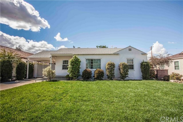 Property Photo: 4833 Blackthorne Avenue CA 90808