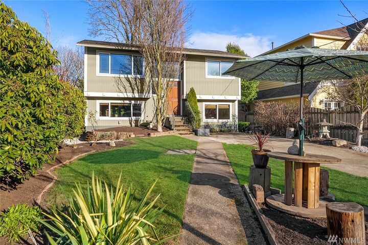 946 21st Ave  Seattle WA 98122 photo