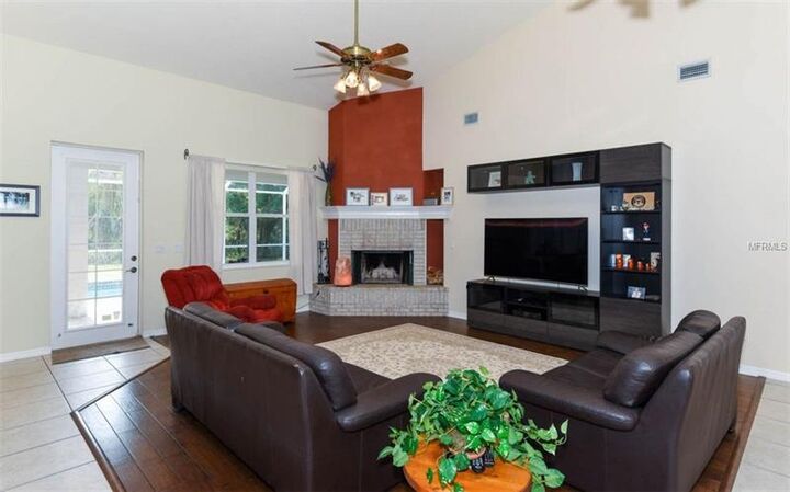 Property Photo: 605 130th Court NE FL 34212