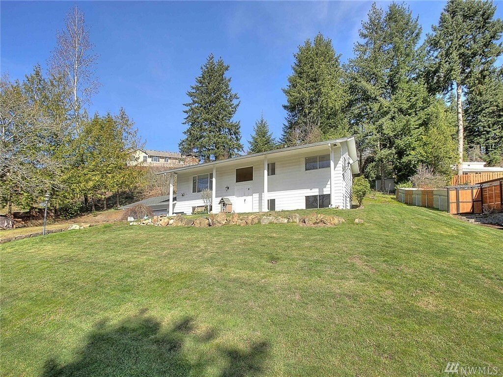 Property Photo:  10810 47th St E  WA 98372 