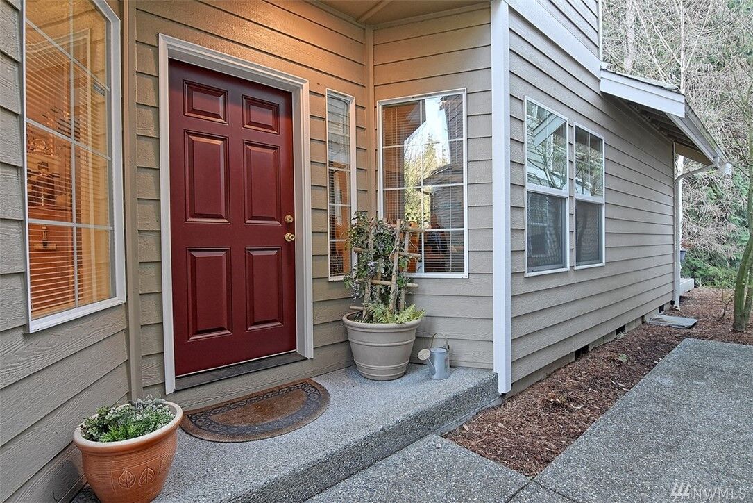 Property Photo: 5300 Glenwood Ave I-2 WA 98203