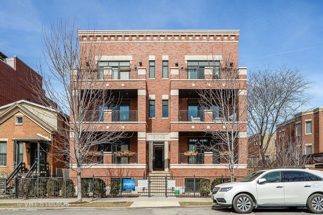 Property Photo: 1310 Webster Avenue 3E IL 60614