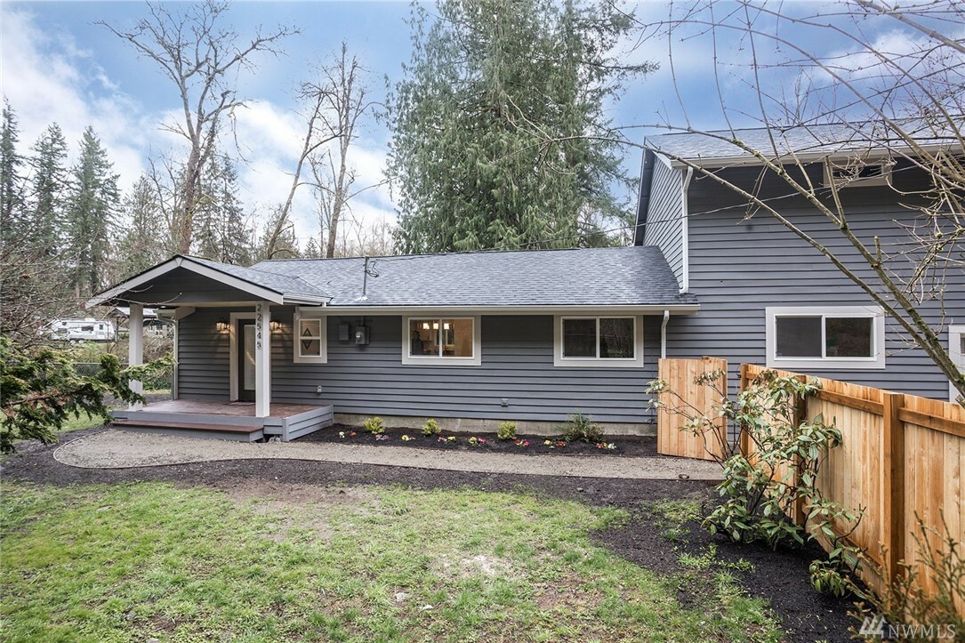Property Photo: 22545 Dorre Don Wy SE WA 98038