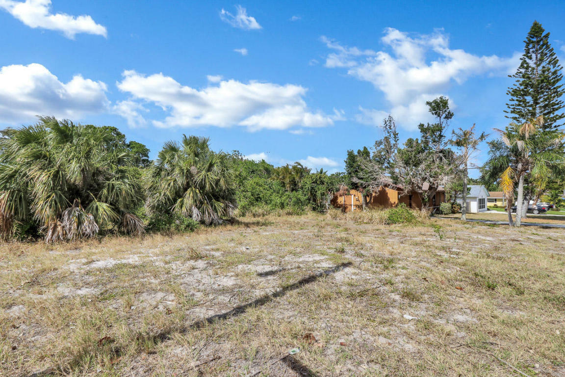 Property Photo:  0000 SE Parkway Drive  FL 33455 