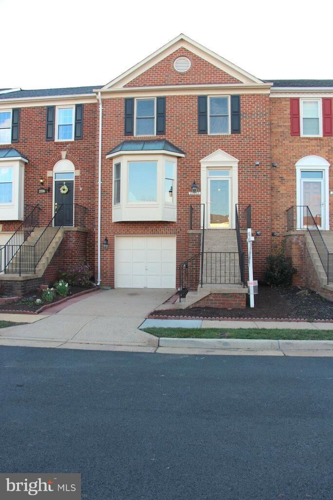 Property Photo:  21118 Dray Terrace  VA 20147 