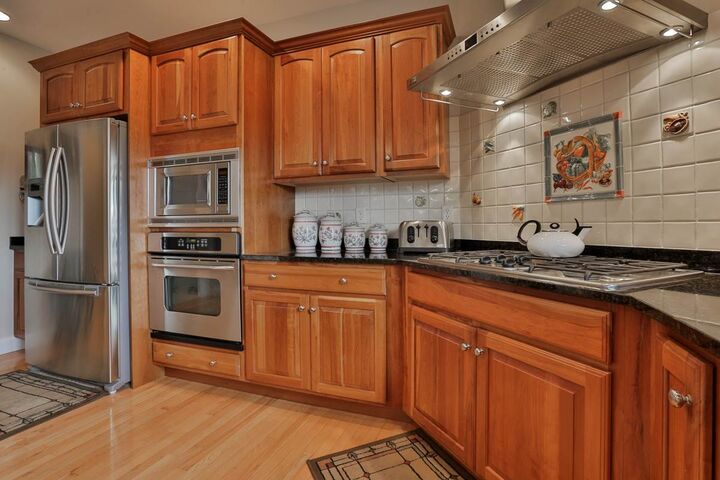 Property Photo:  33 Cedar Crest Lane  NH 03032 