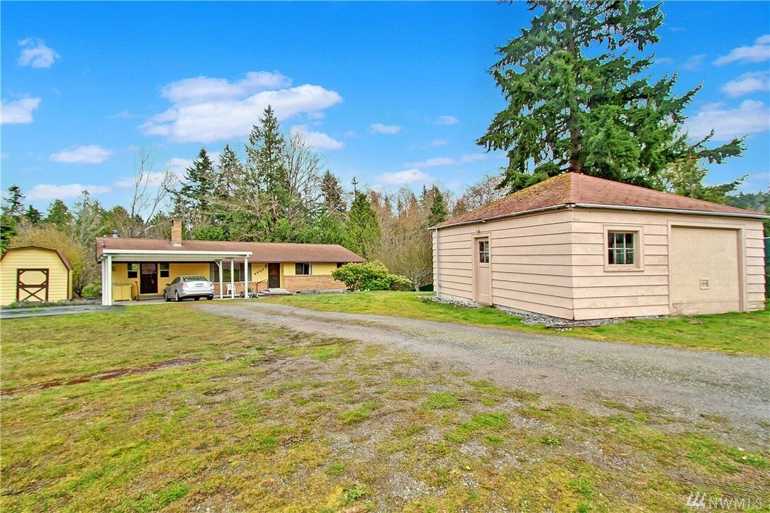Property Photo:  4807 Bayview Lane  WA 98203 