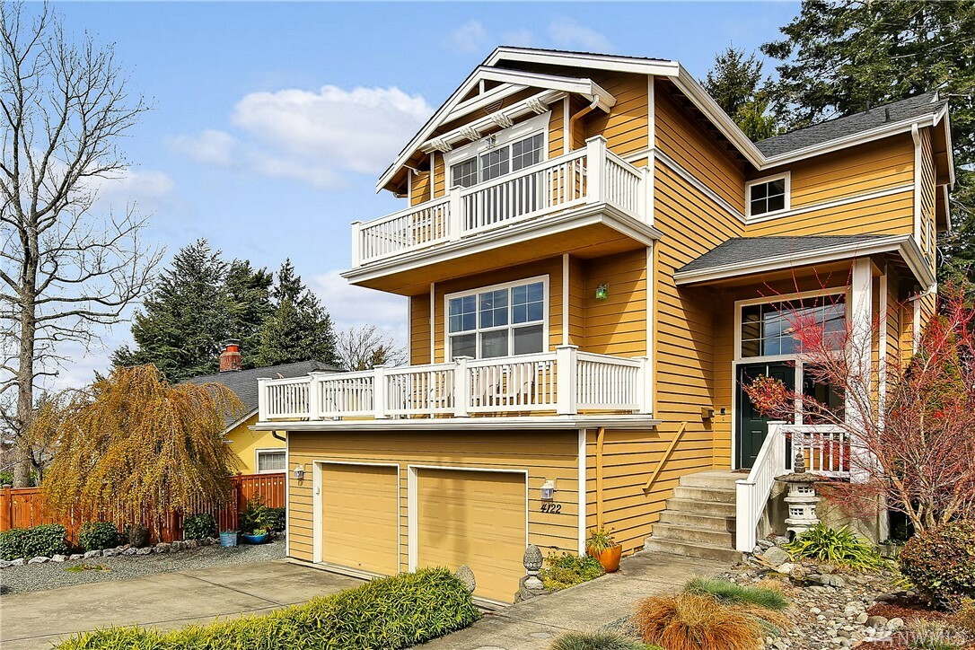 Property Photo:  4122 SW Kenyon St  WA 98136 