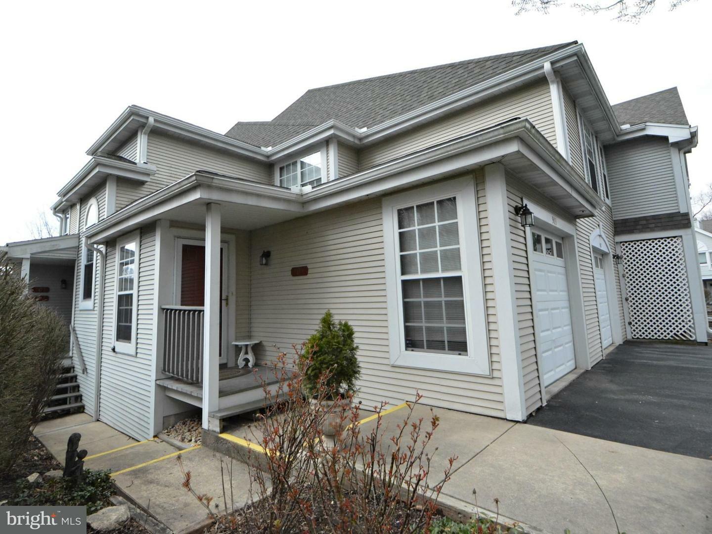 Property Photo:  903 Country Place Drive  PA 17601 