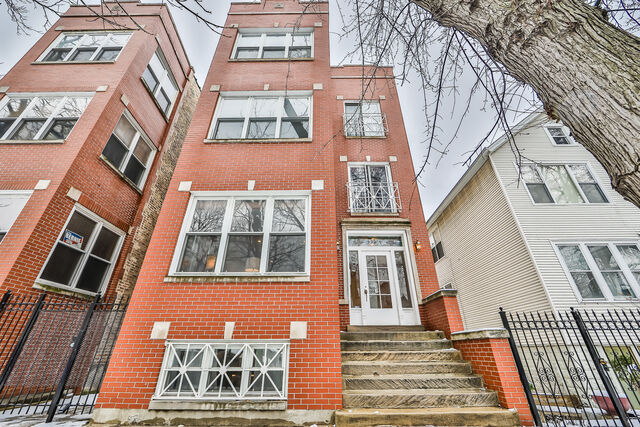 Property Photo: 2236 North Maplewood Avenue 1 IL 60647