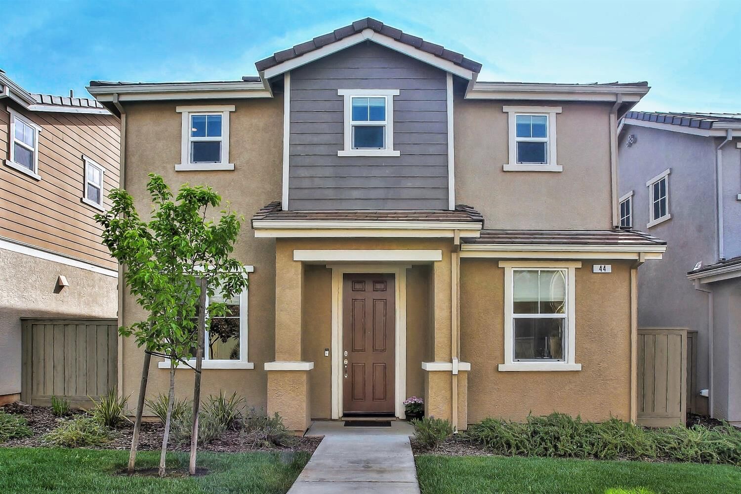 Property Photo: 44 Crystalwood Circle CA 95648