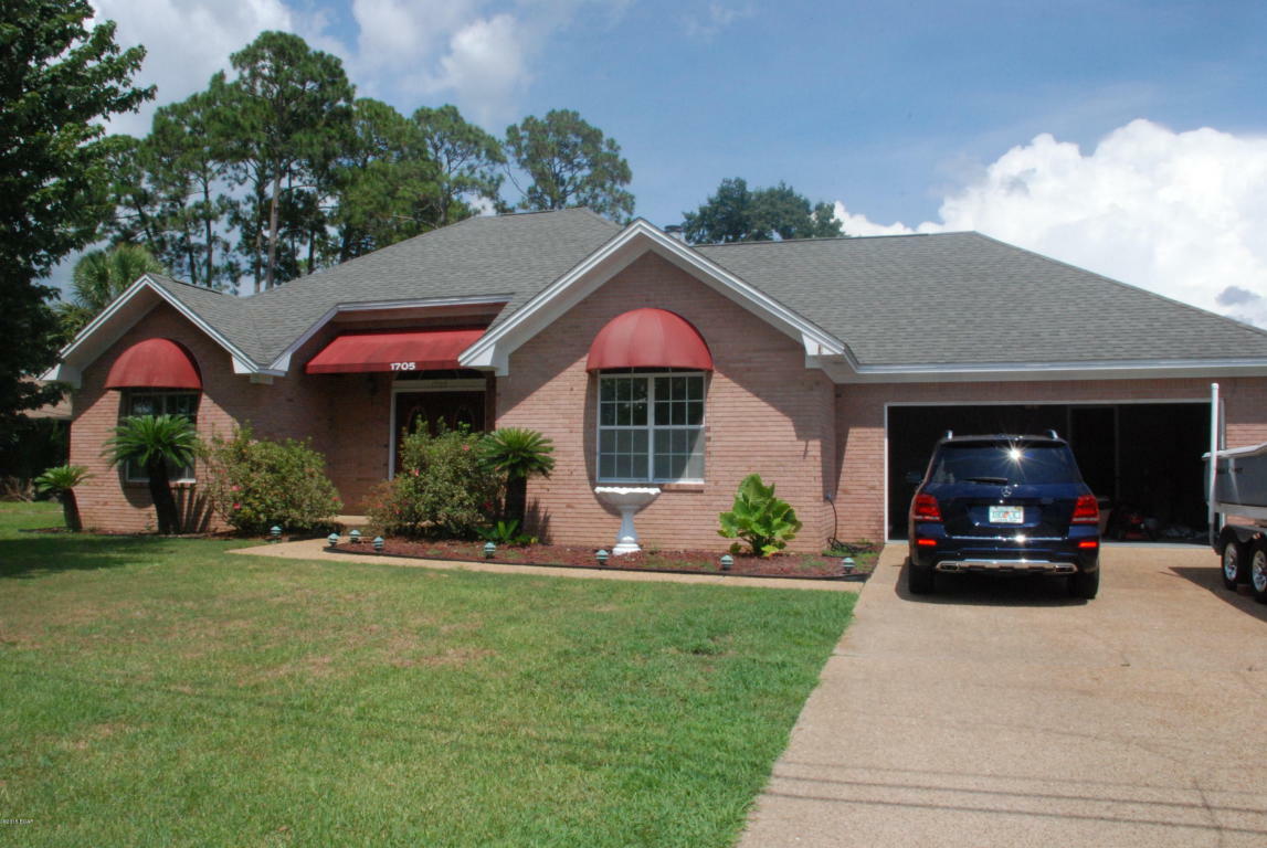 Property Photo: 1705 Rhode Island Avenue FL 32444