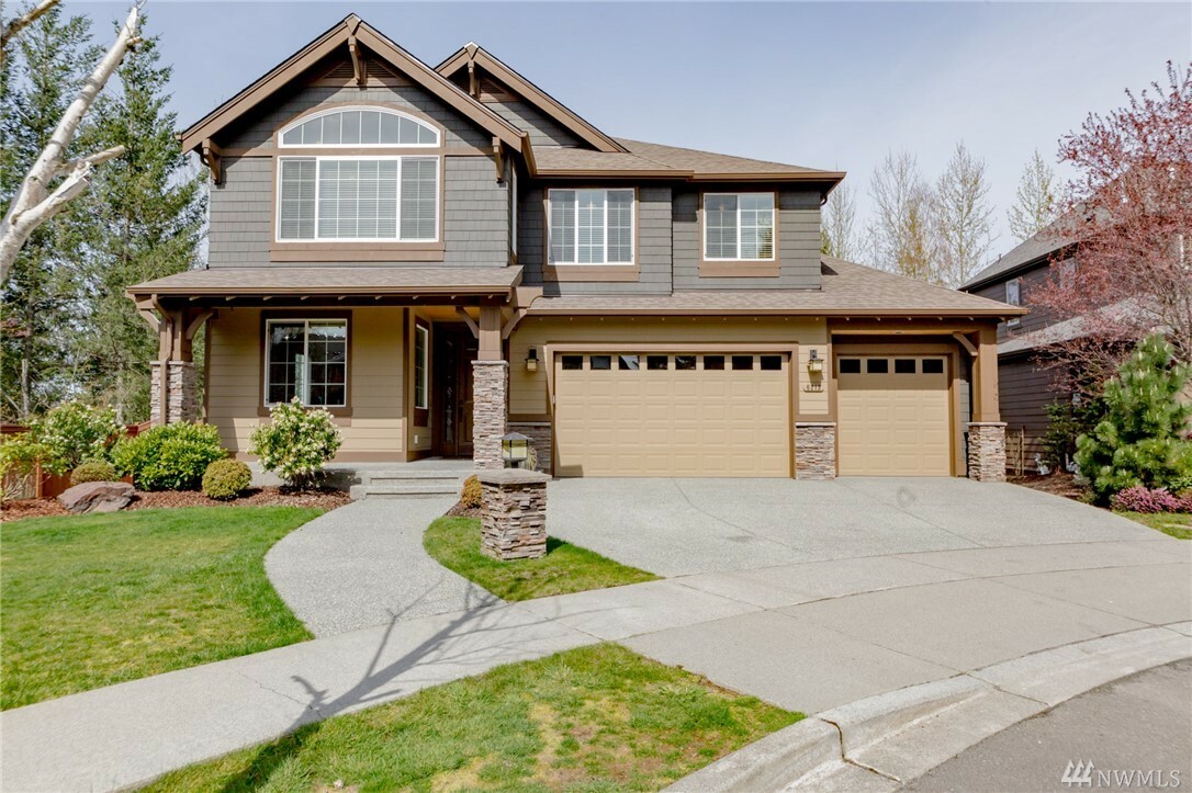 Property Photo:  6213 SE Whitaker Lane  WA 98065 