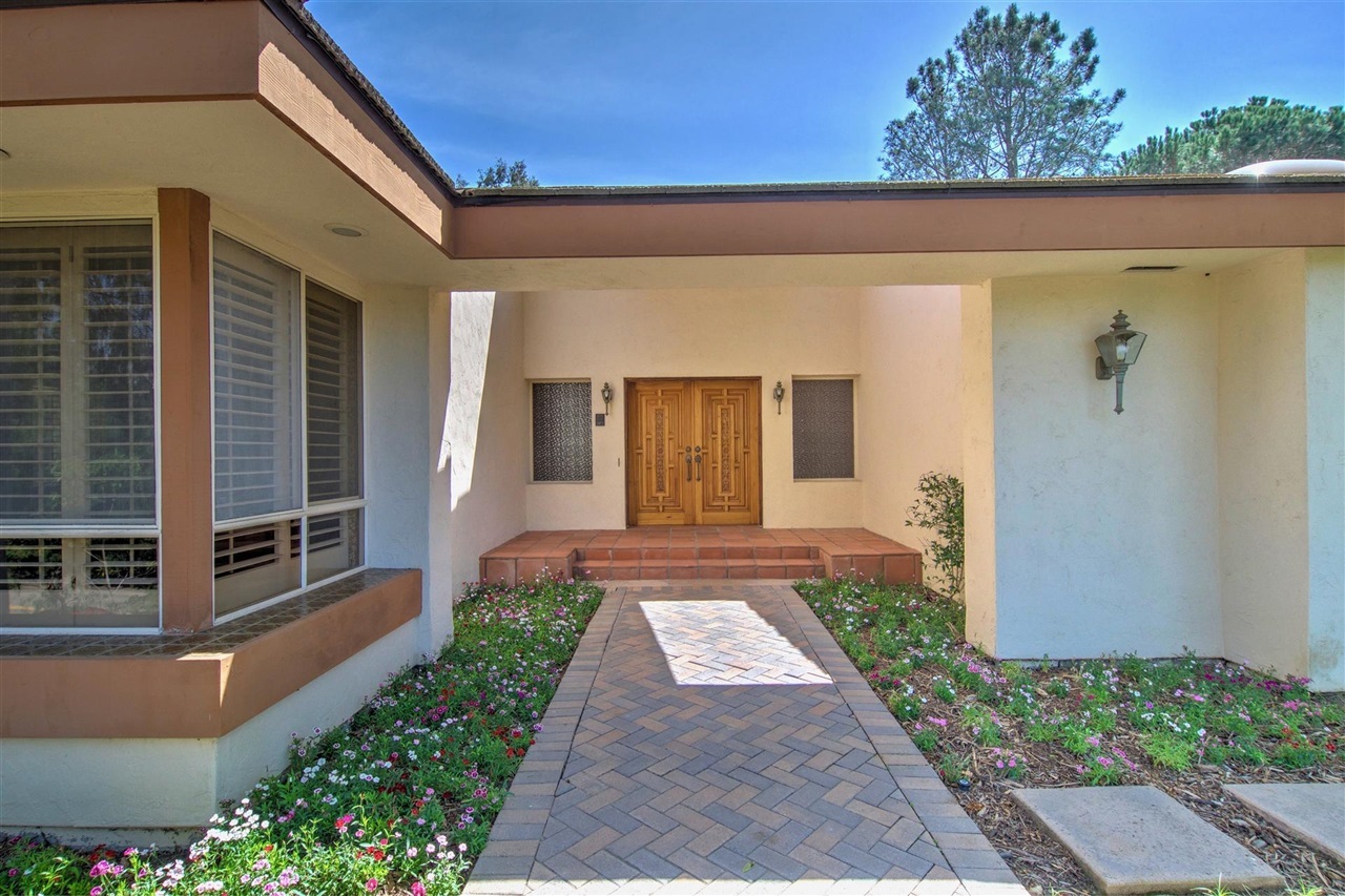 Property Photo: 4447 Vista De La Tierra CA 92014