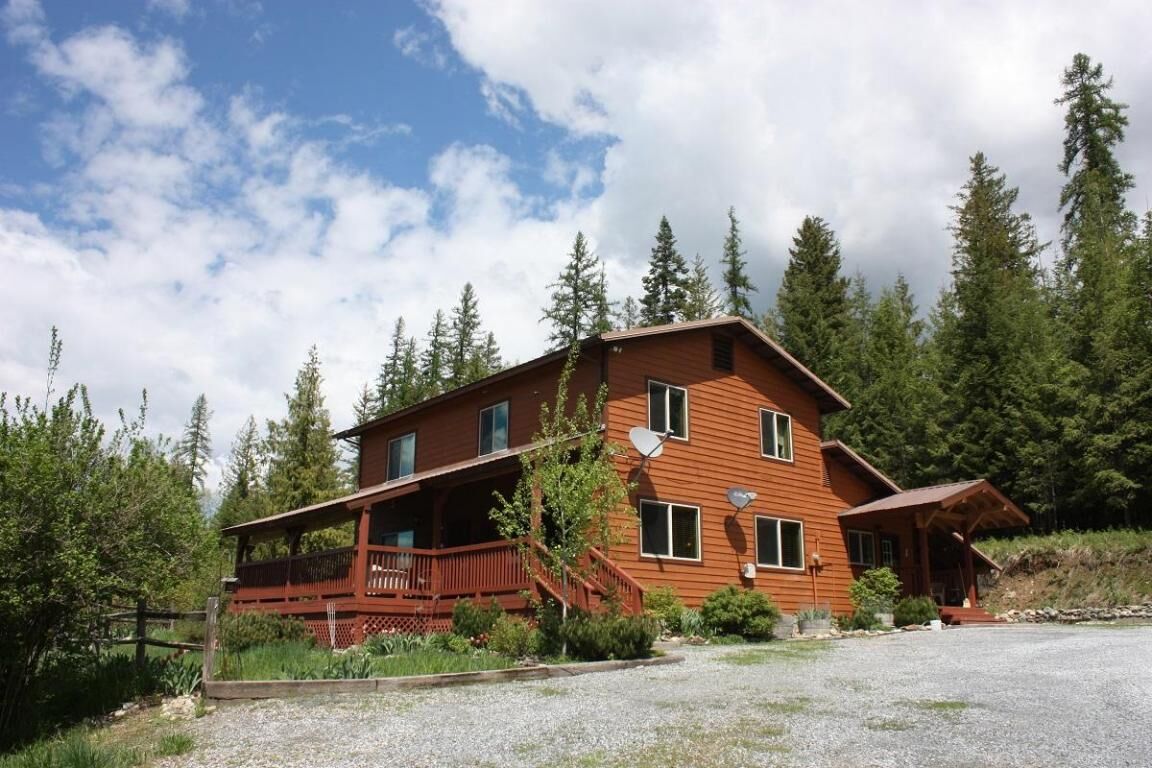 Property Photo:  3942 Garvey Circle Rd  WA 99114 