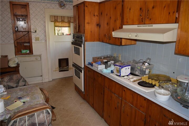 Property Photo: 511 N B St WA 98520