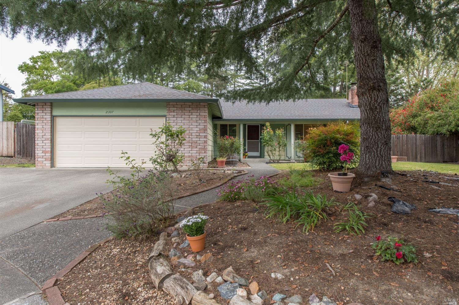 Property Photo:  2307 Gifford Court  CA 95403 