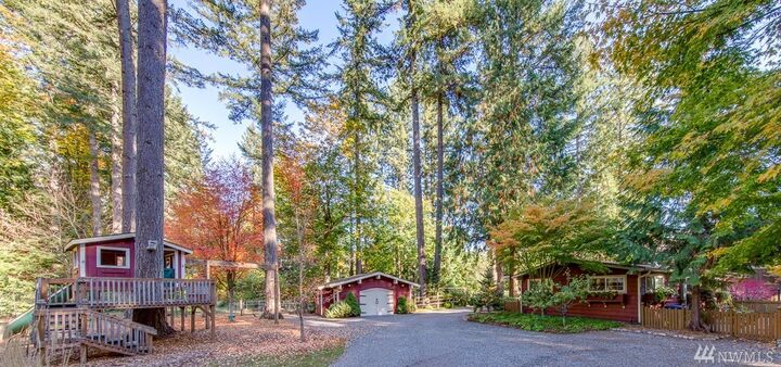 Property Photo:  5845 NE Battle Point Dr  WA 98110 