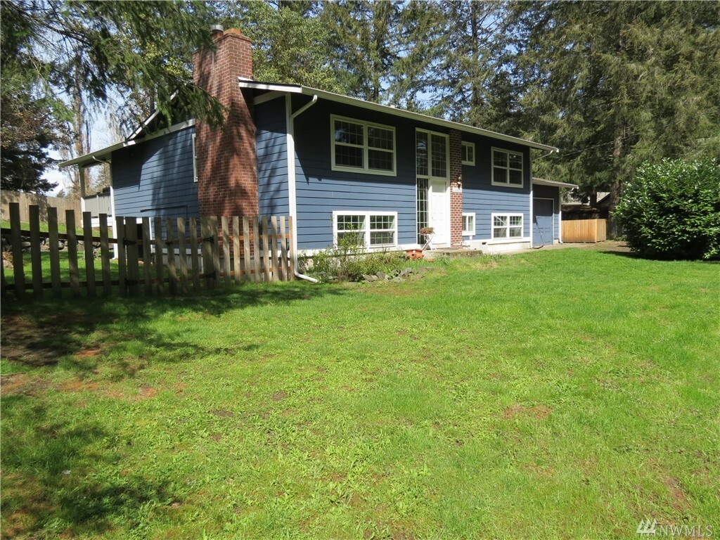 Property Photo:  11309 Farwest Dr SW  WA 98498 