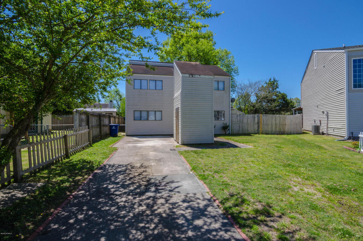 Property Photo:  220 W Saltwood Place  NC 28540 