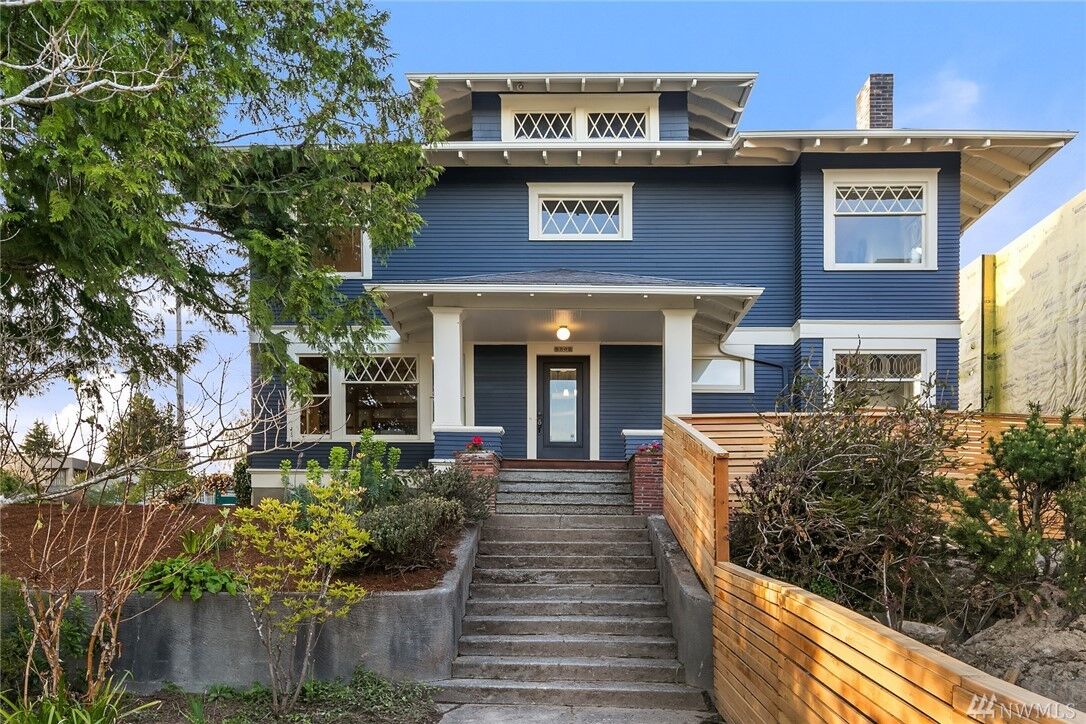 Property Photo: 5202 S Holly St WA 98118