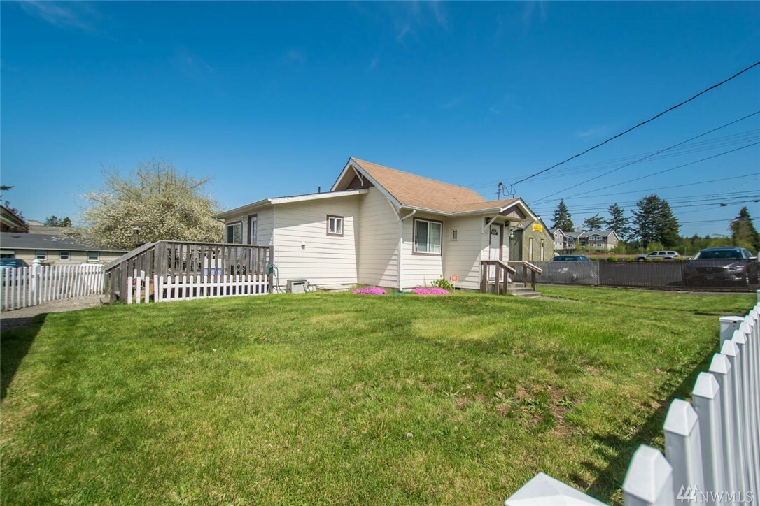 Property Photo:  211 S 80th St  WA 98408 