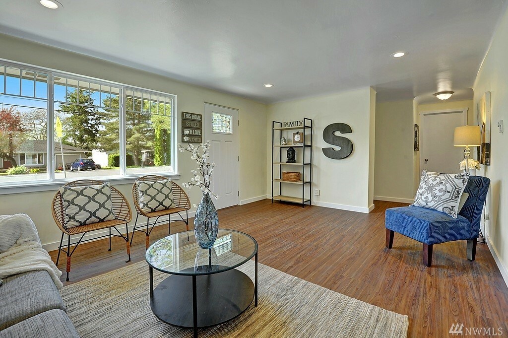 Property Photo:  619 93rd St SW  WA 98204 