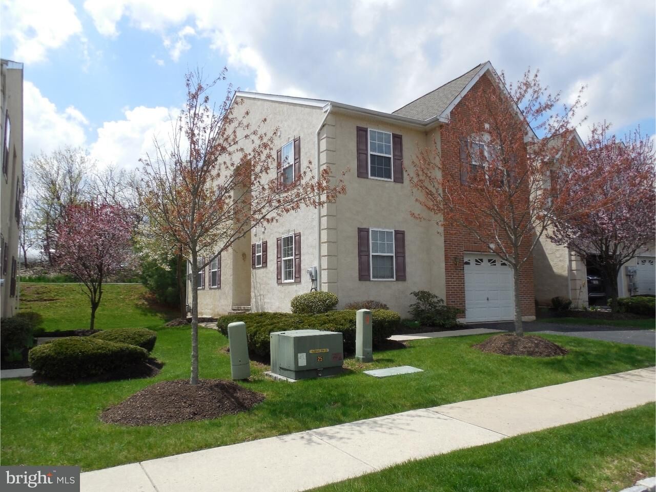 Property Photo: 1013 Avondale Drive PA 18076