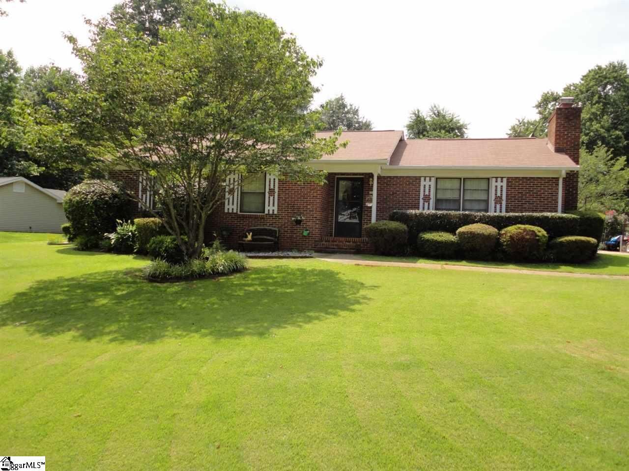 Property Photo: 301 Hunters Trail SC 29615