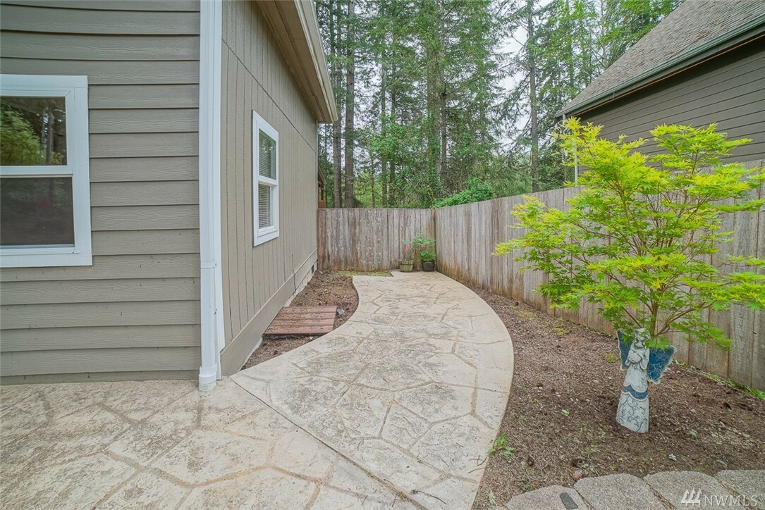 Property Photo: 10917 Minterwood Dr N WA 98329