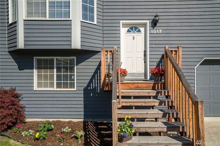 Property Photo:  1517 Angela St  WA 98801 