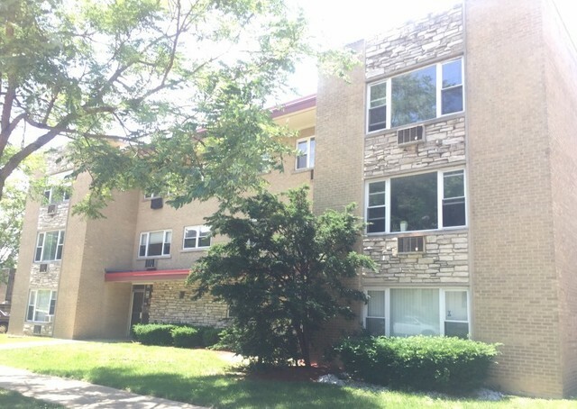 Property Photo: 415 Maple Avenue 702 IL 60302