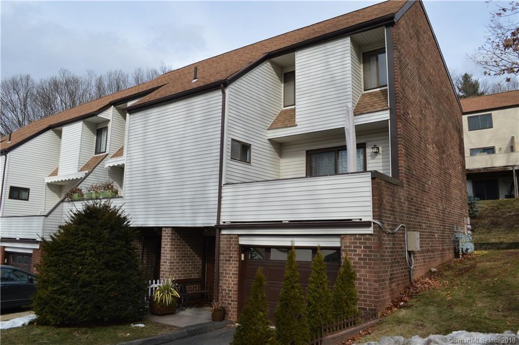 Property Photo: 8 Queen Terrace L CT 06489
