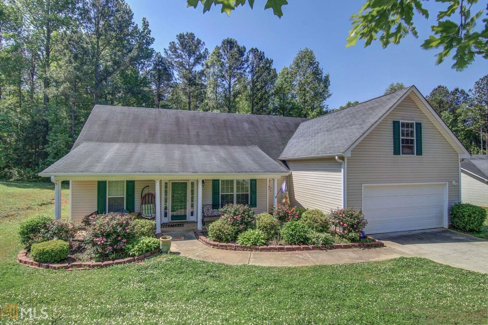 Property Photo: 115 Marbrook Trace GA 30054