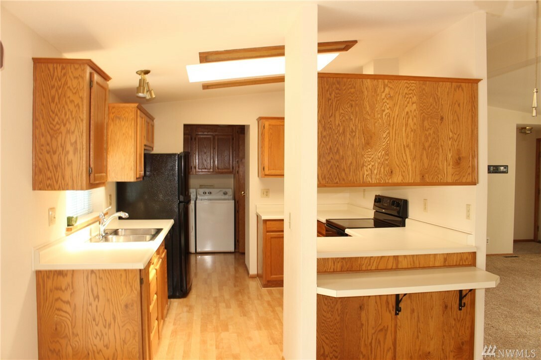 Property Photo: 1100 Foothills Lane 1 WA 98801