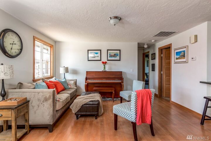 Property Photo: 609 S Main St WA 98239