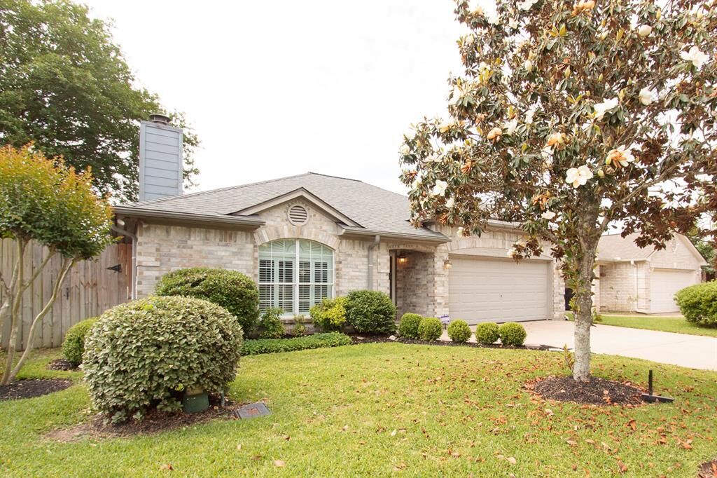 Property Photo:  439 Cherry Laurel Drive  TX 77375 