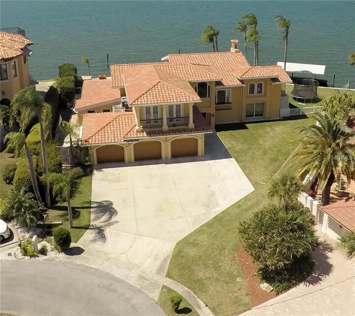 Property Photo:  1703 Little Pointe Circle  FL 34231 