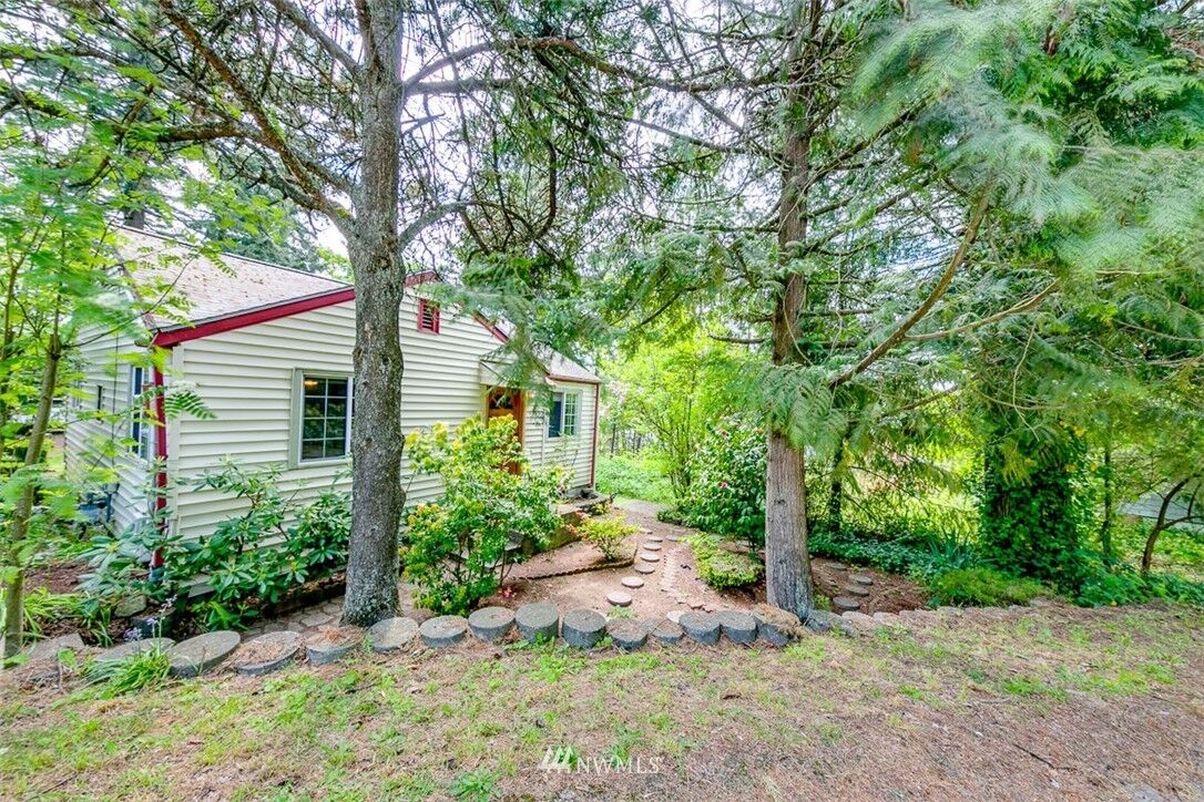 Property Photo:  4239 W Arsenal Way  WA 98312 