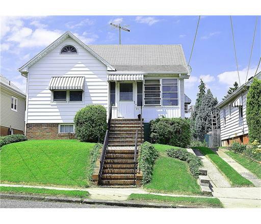 Property Photo:  32 Pulawski Avenue  NJ 08882 