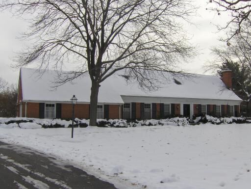 Property Photo: 1611 Oak Knoll Drive IL 60045