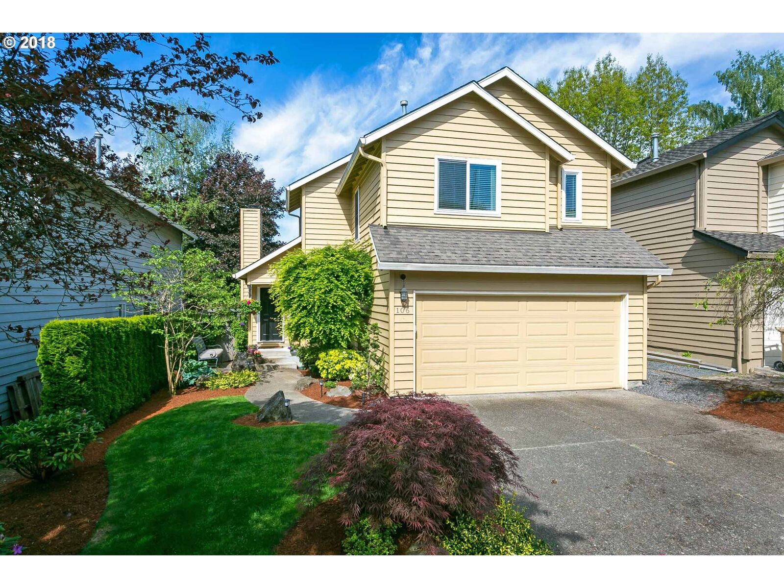 Property Photo: 106 Kingsgate Rd OR 97035