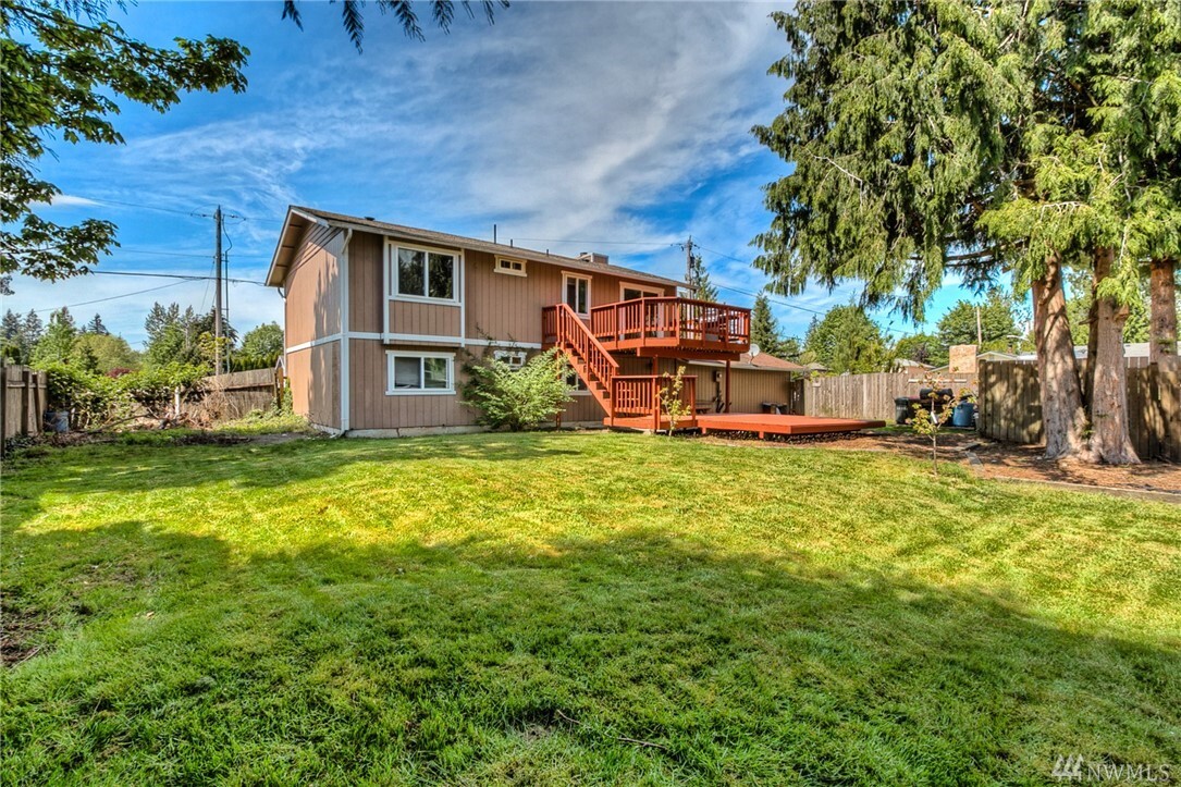 Property Photo: 22003 SE 269th Place WA 98038