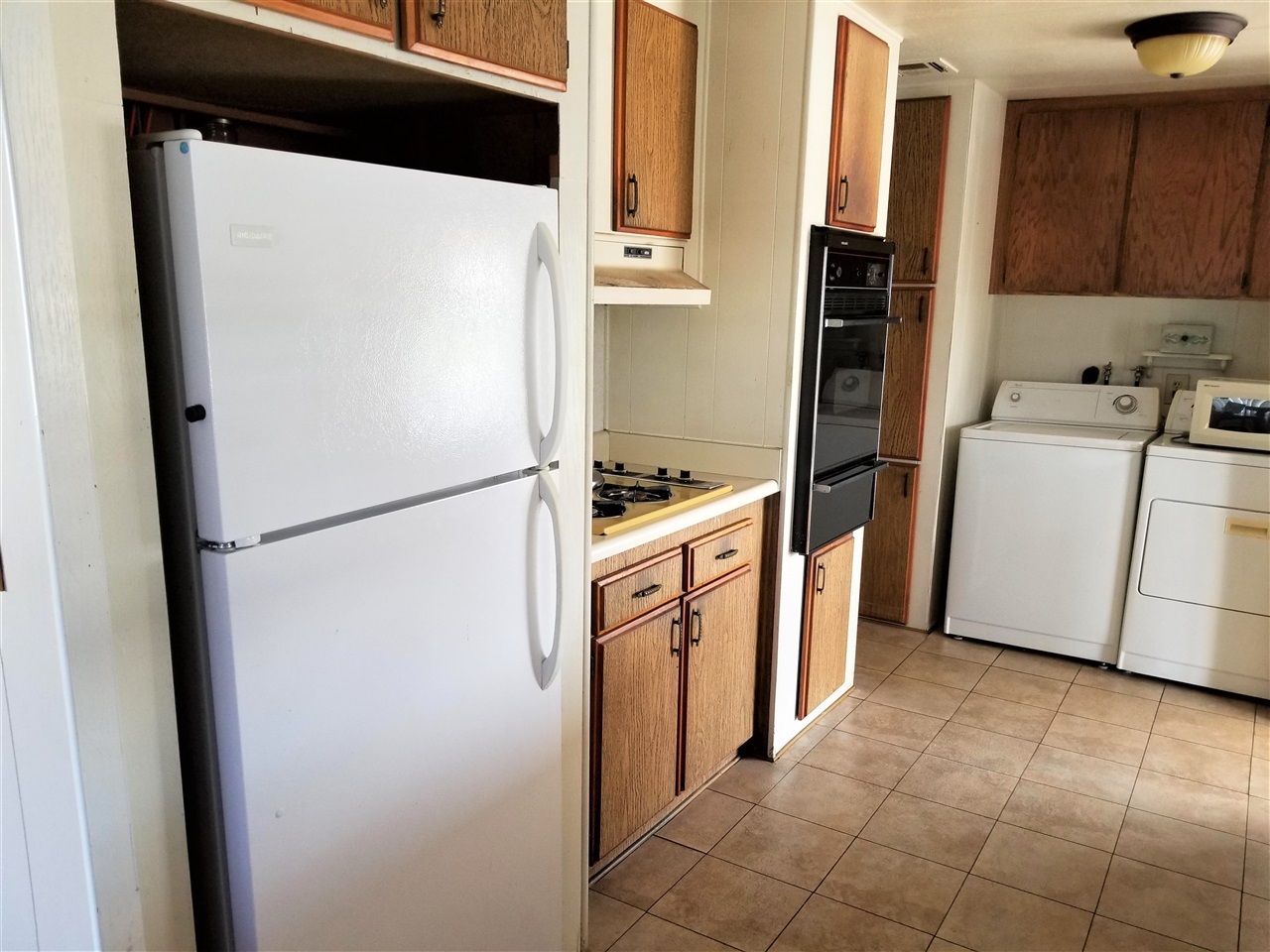 Property Photo: 1600 E Vista Way Spc 34 CA 92084