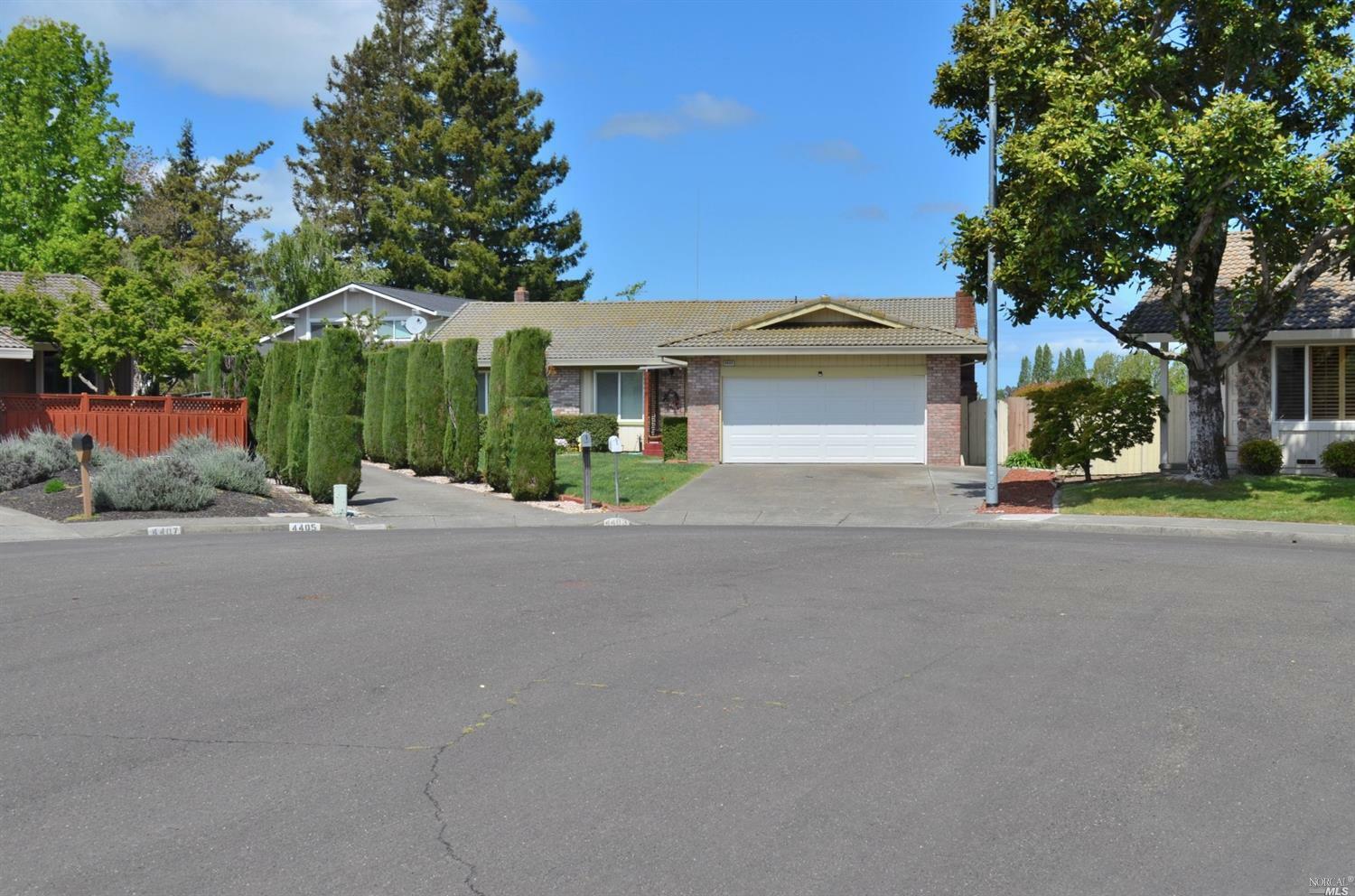 Property Photo:  4403 Hollingsworth Circle  CA 94928 