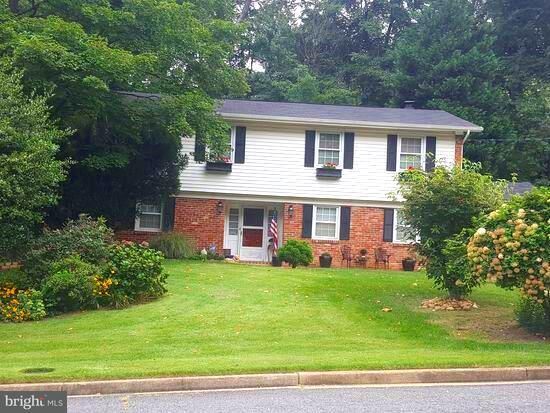 Property Photo:  3903 Forest Grove Drive  VA 22003 