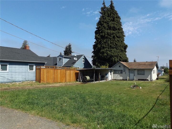 Property Photo: 508 W 10th St WA 98362