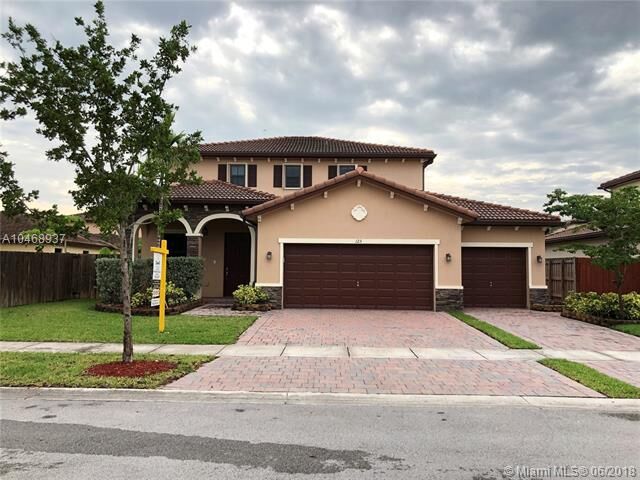 Property Photo: 123 SE 36th Ave FL 33033