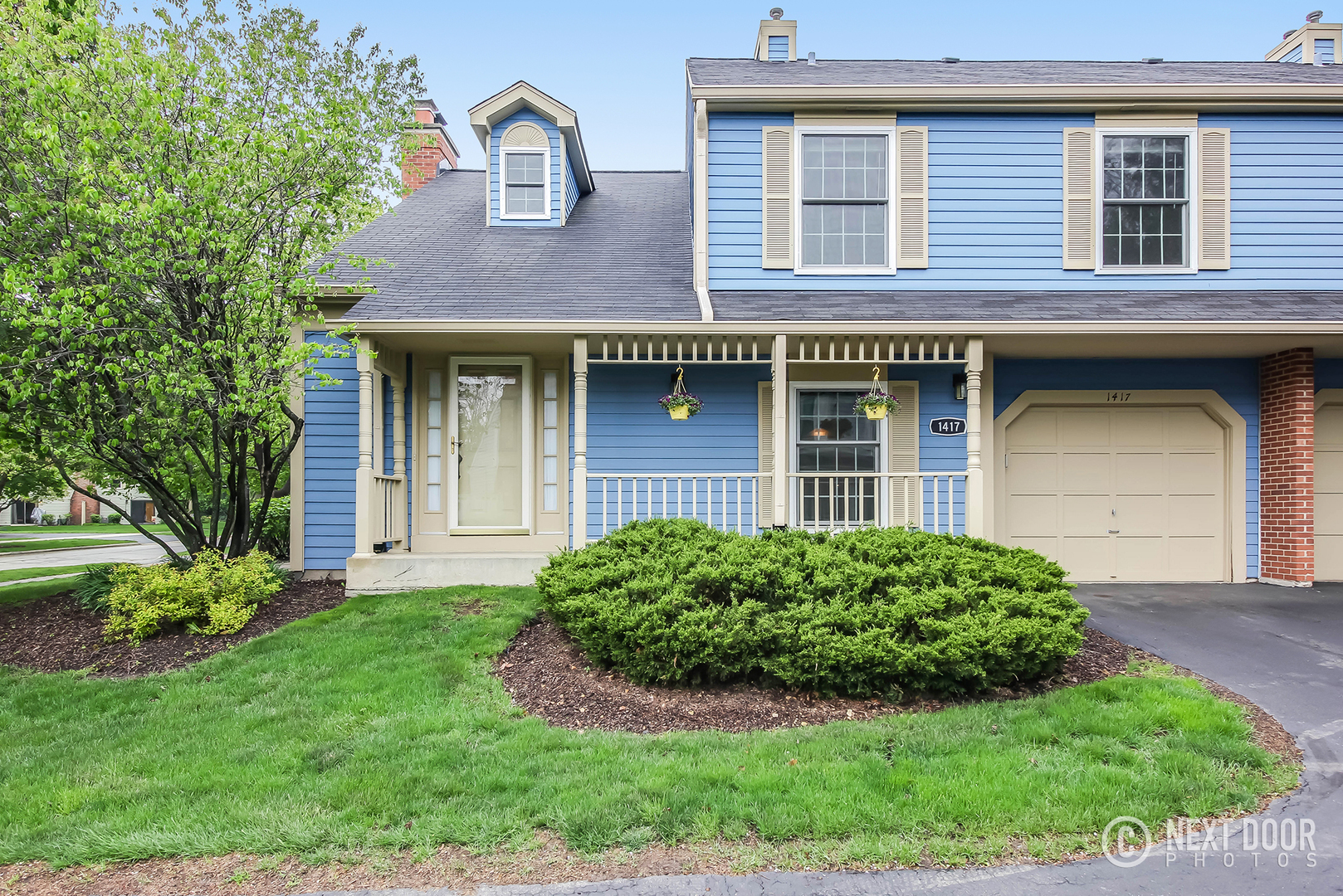 Property Photo: 1417 Queensgreen Circle IL 60563