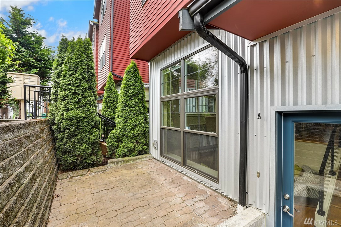 Property Photo:  3609 Interlake Ave N A  WA 98103 